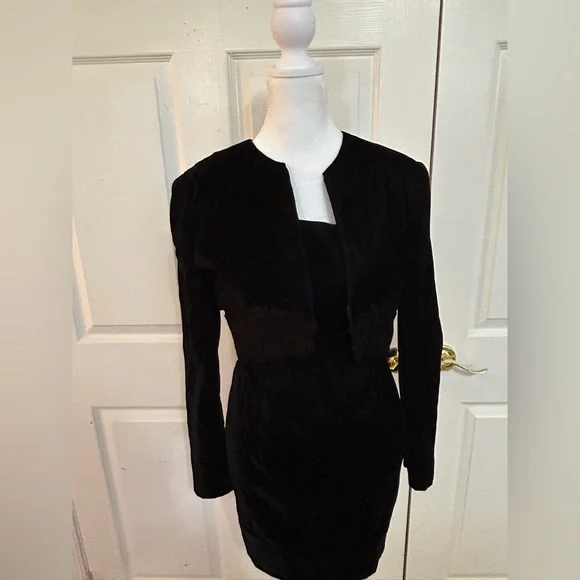 Scott McClintock | Dresses | Vintage Scott Mcclintock Black Velvet Dress Bolero Size 6p | Poshmark Scott McClintock | Dresses | Vintage Scott Mcclintock Black Velvet Dress Bolero Size 6p | Poshmark